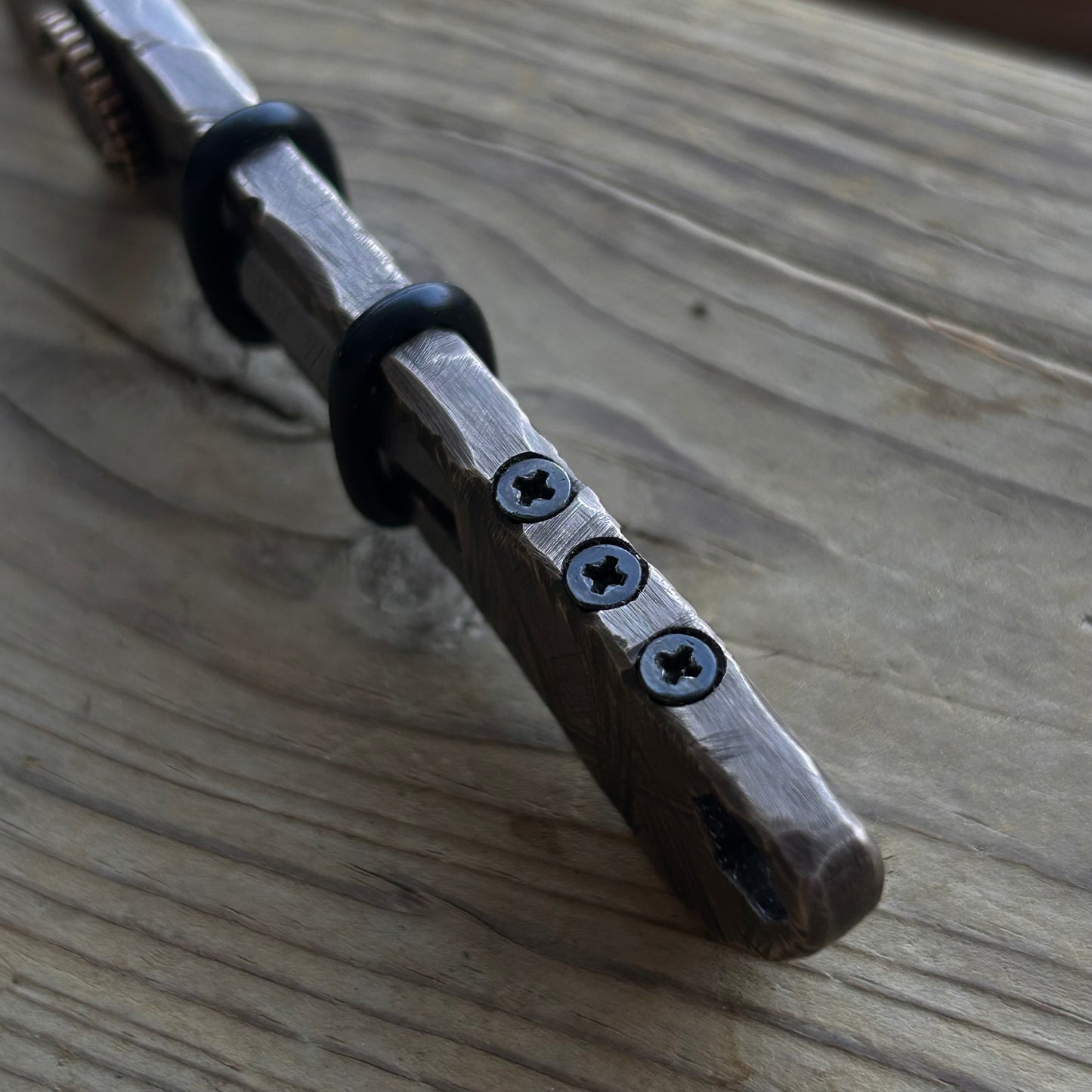 EKOG Pry Tool