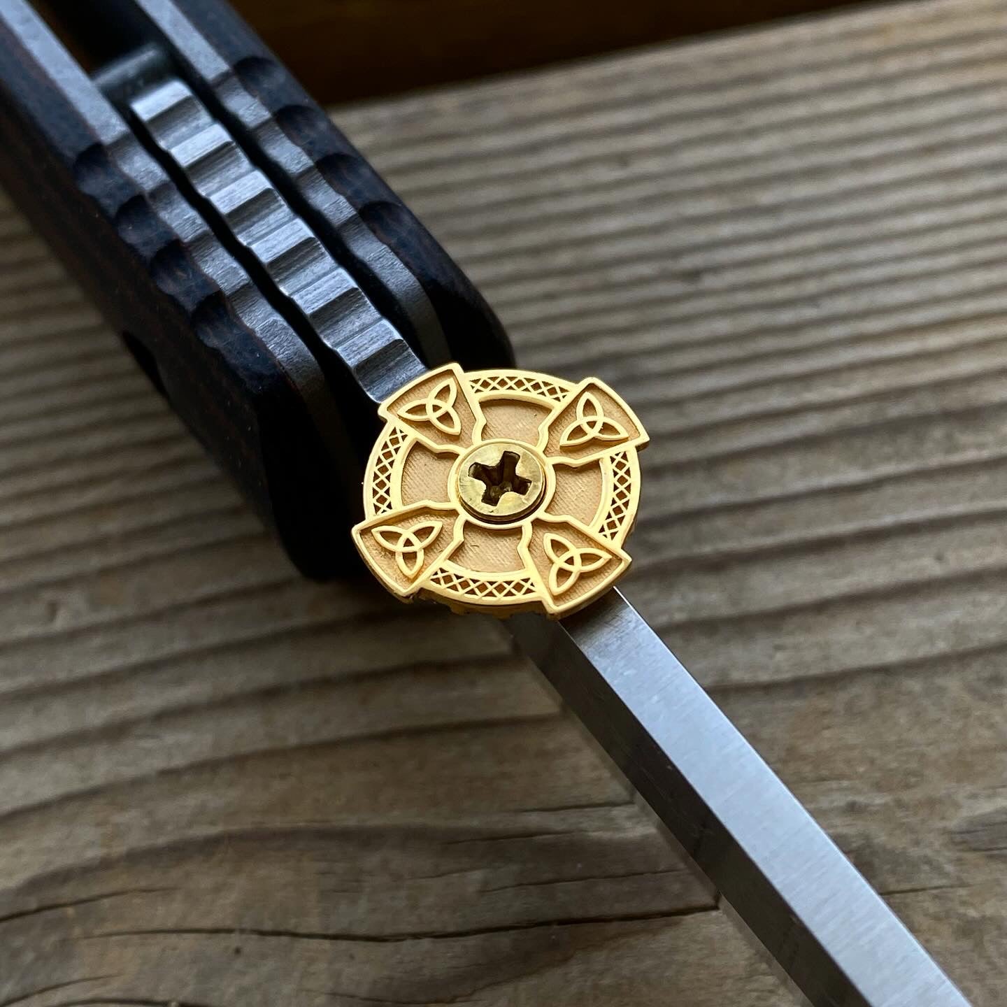 Celtic Cross Thumbdisc