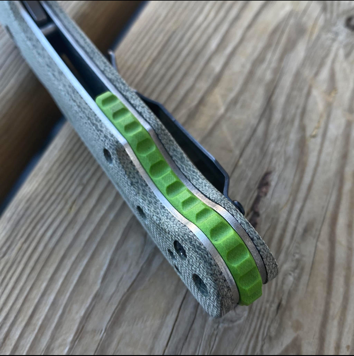 Backspacer - Elvia - Ridged/Raised
