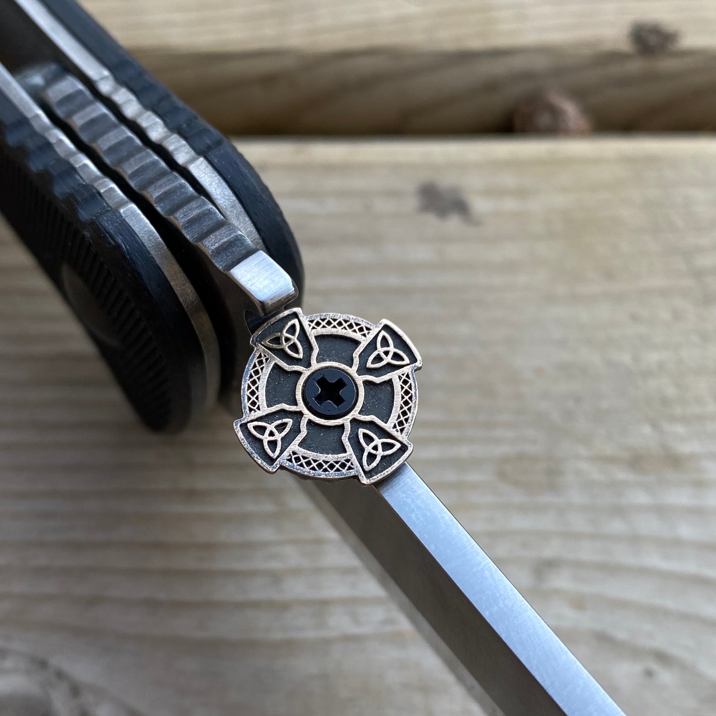 Celtic Cross Thumbdisc